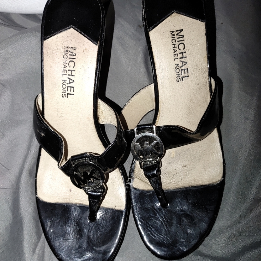 Micheal Kors thong sandal Wedge